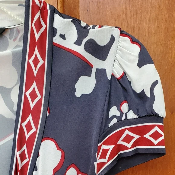 BCBGMAXAZRIA Floral Wrap Dress, Size XXS - Picture 2 of 7